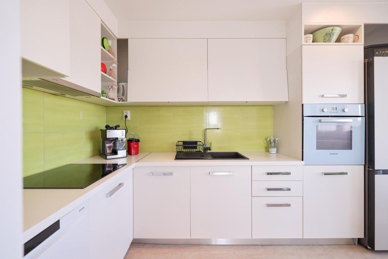 Days-panoramic City/sea View Apartament *