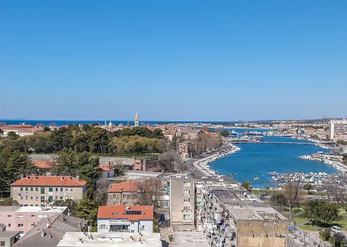 Beach Days-Panoramic City/Sea View Apartment